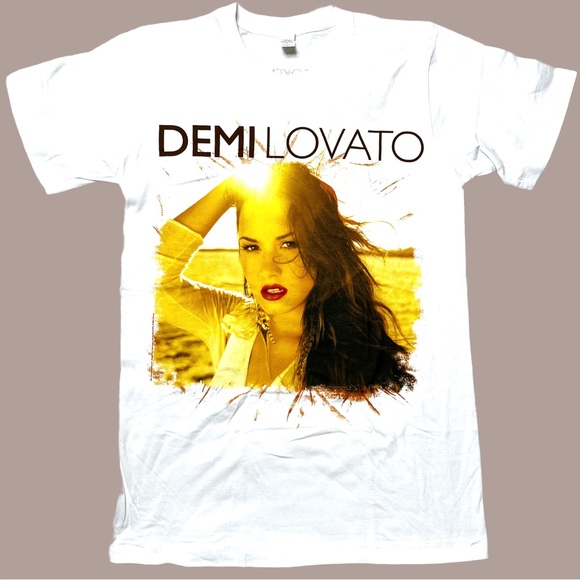 NWOT Tultex Demi Lovato The Unbroken Tour 2011 Graphic T-Shirt Unisex Sz S - Picture 1 of 8